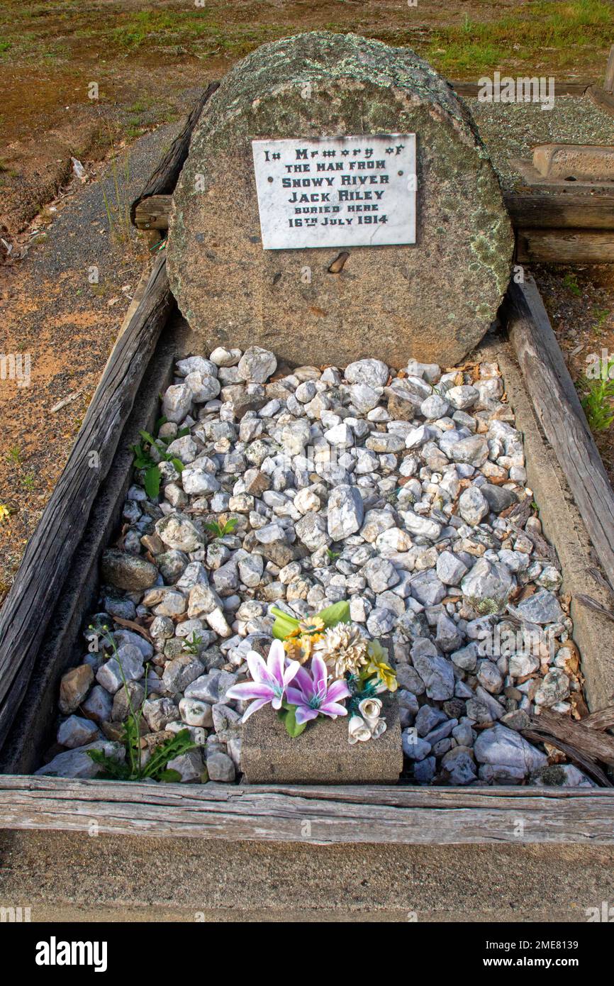 Das Grab von Jack Riley, dem berühmten Mann aus Snowy River Stockfoto