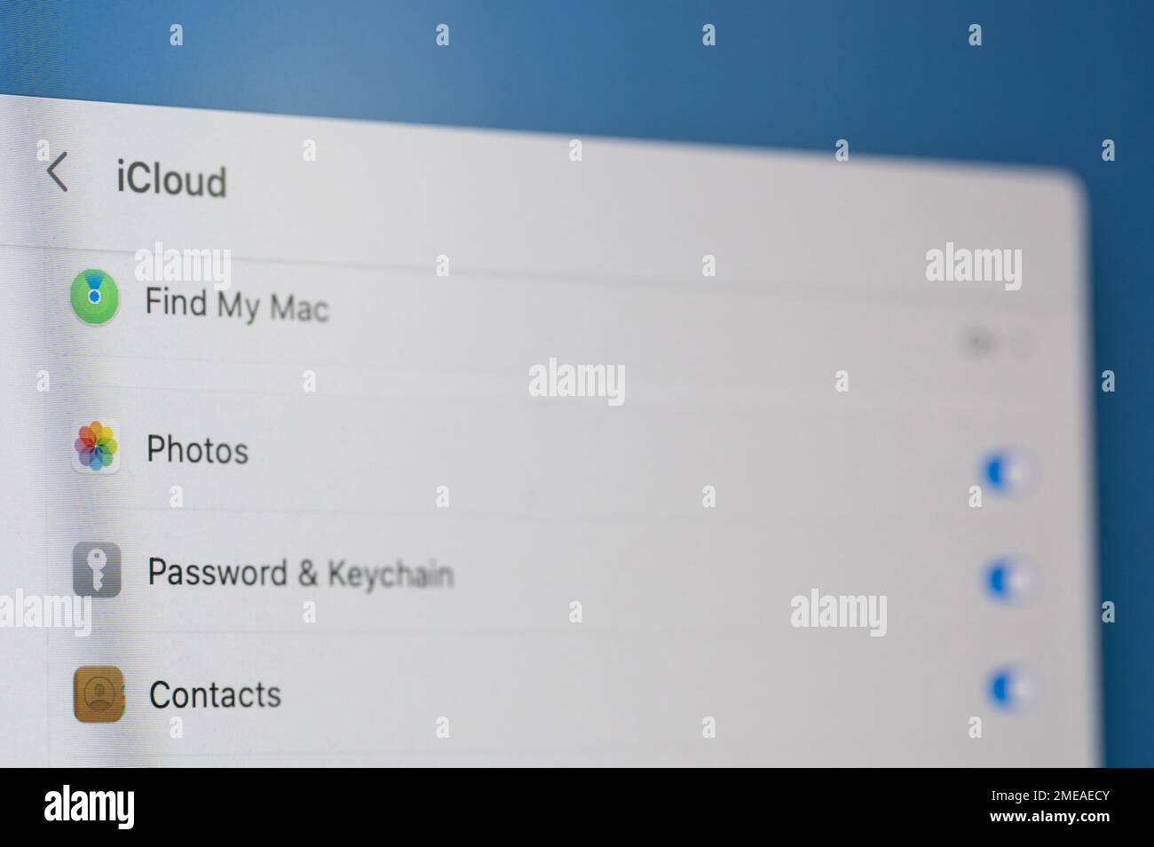 New york, USA - 23. Januar 2022: My mac iCloud Service finden Nahansicht des Hintergrunds Stockfoto