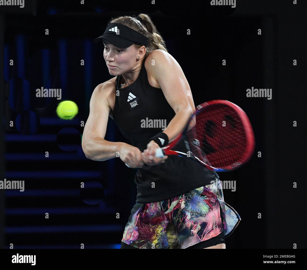 Melbourne, Australien. 24. Januar 2023. Australian Open 2023 Melbourne Park Day 9 24./01/2023 Elena Rybakina (KAZ) gewinnt Viertelfinale. Kredit: Roger Parker/Alamy Live News Stockfoto