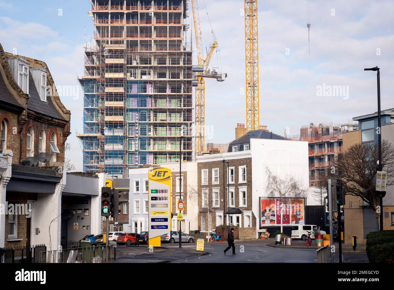 Das hohe Hochhaus Higgs Yard erhebt sich am 23. Januar 2023 in London