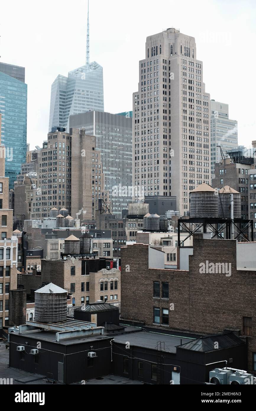 Hochhäuser und Stadtlandschaft in New York, in der Nähe der 9. Avenue Stockfoto