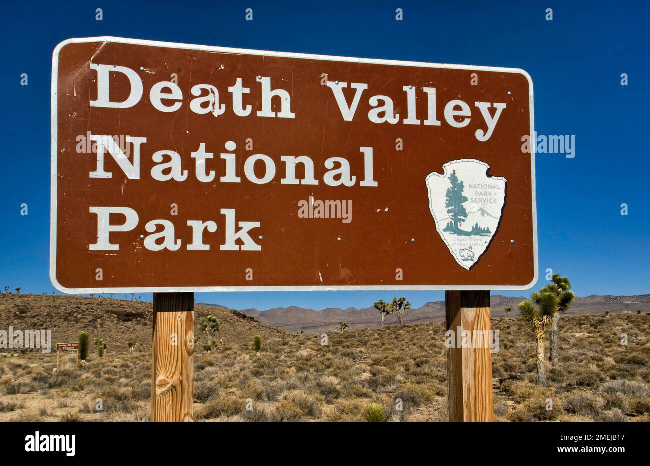 Eingangsschild an der Saline Valley Road, Death Valley National Park, Kalifornien, USA Stockfoto