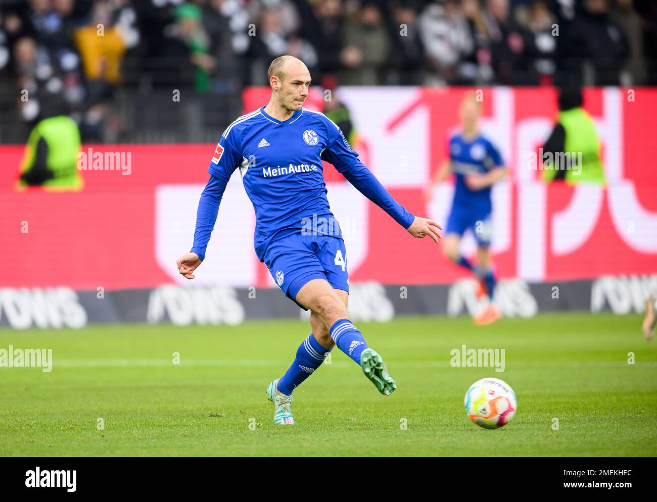 Henning MATRICIANI (GE) Action, Fussball 1. Bundesliga, 16. Spieltag, Eintracht Frankfurt (F) - FC Schalke 04 (GE) 3:0, am 21,01. 2023 in Frankfurt/Deutschland. #DFL-Vorschriften verbieten die Verwendung von Fotografien als Bildsequenzen und/oder quasi-Video # Stockfoto