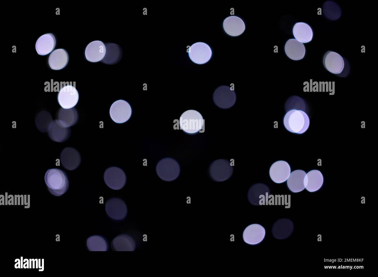 Kaltblau, extra großes einfarbiges Bokeh oder weiche, unscharfe Lichter Stockfoto