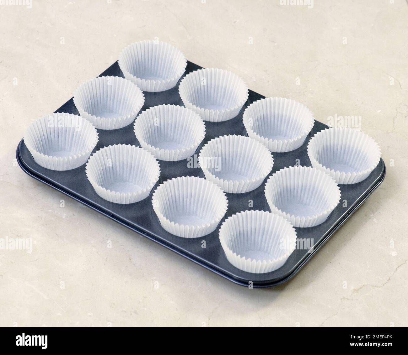 Kuchenbehälter in Muffin-Dose Stockfoto