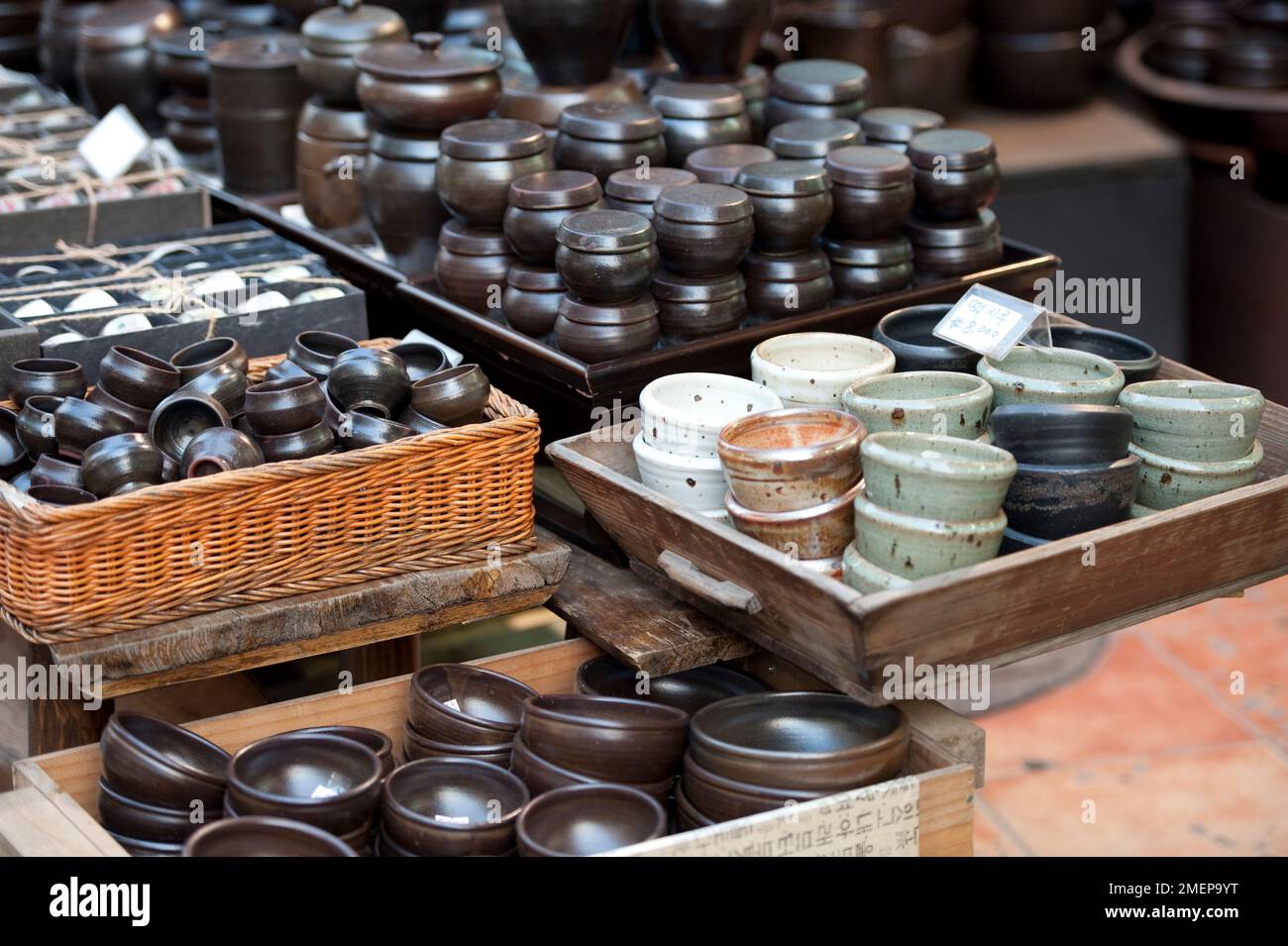 Südkorea, Seoul, Insa-dong, Keramik Stockfoto