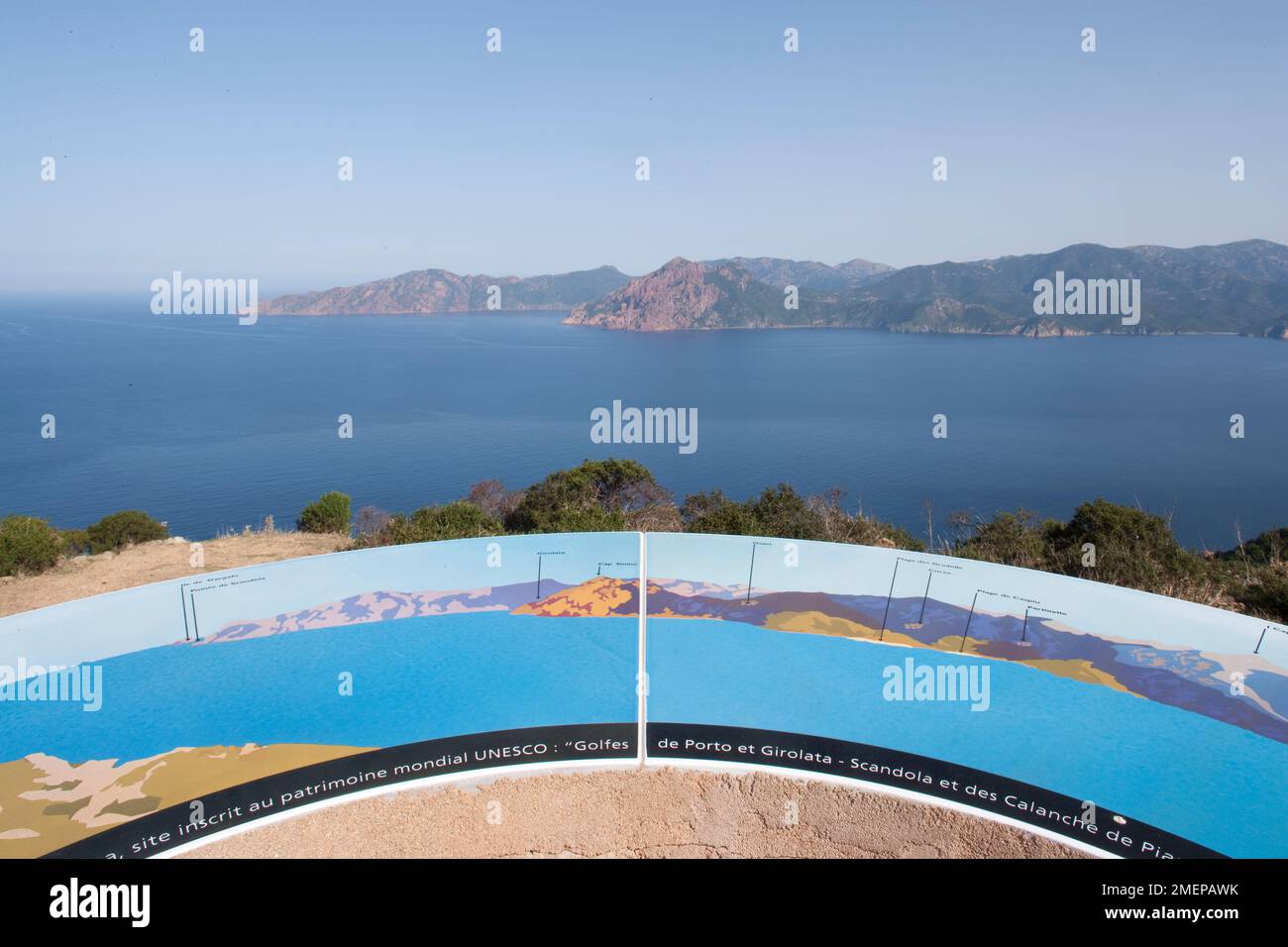 Korsika, Skandola - Blick über den Golfe de Girolata vom Aussichtspunkt auf Capo Rosso Stockfoto