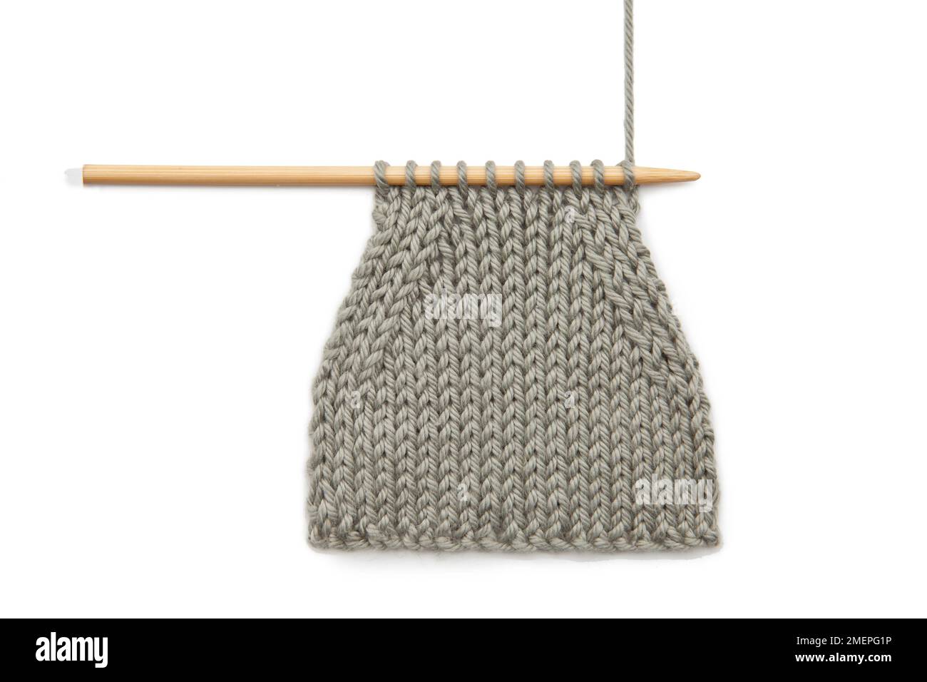 Modische Form durch Strickreihentechnik Stockfoto