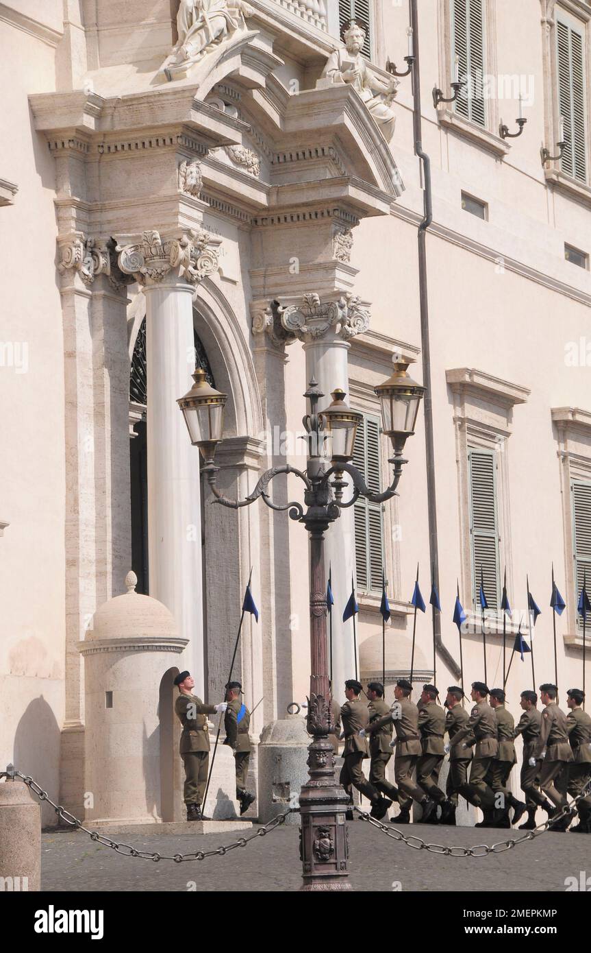 Italien, Latium, Rom, Quirinal Hill, Wachablösung, Piazza del Quirinale Stockfoto