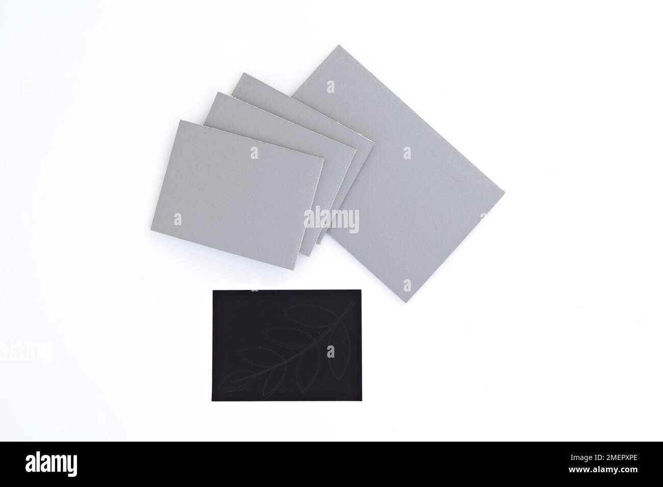 Vorgeschnittene Quadrate von Craft Lino, Nahaufnahme Stockfoto