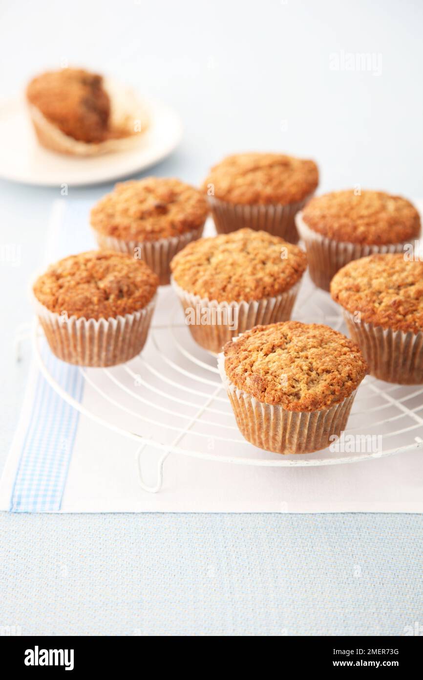 Muffins mit Bananen und Haferflocken Stockfoto