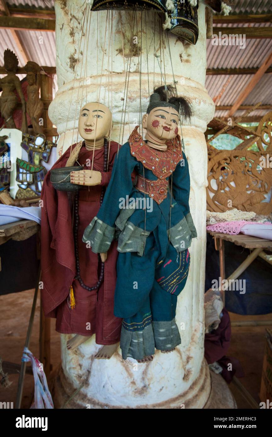Myanmar, Ost-Myanmar, Inle-See, Inthein, Souvenir-Marionetten Stockfoto