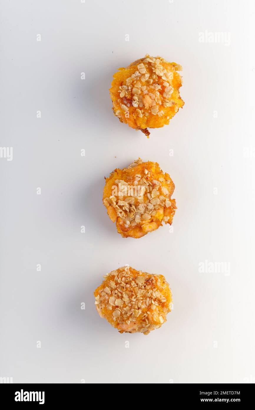 Lachs und Süßkartoffelkuchen Stockfoto