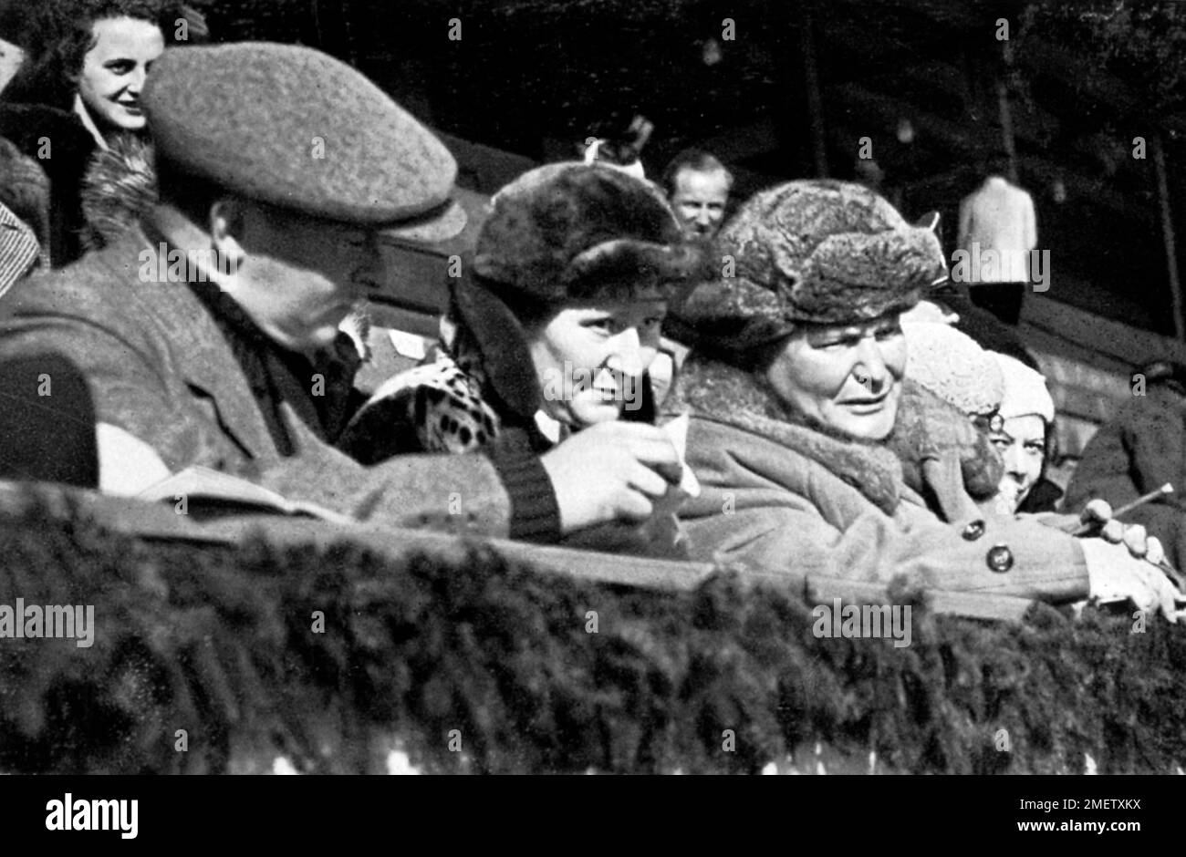 Eishockey, Premierminister Hermann Göring als Zuschauer bei einem Eishockeyspiel im künstlichen Eisstadion Stockfoto