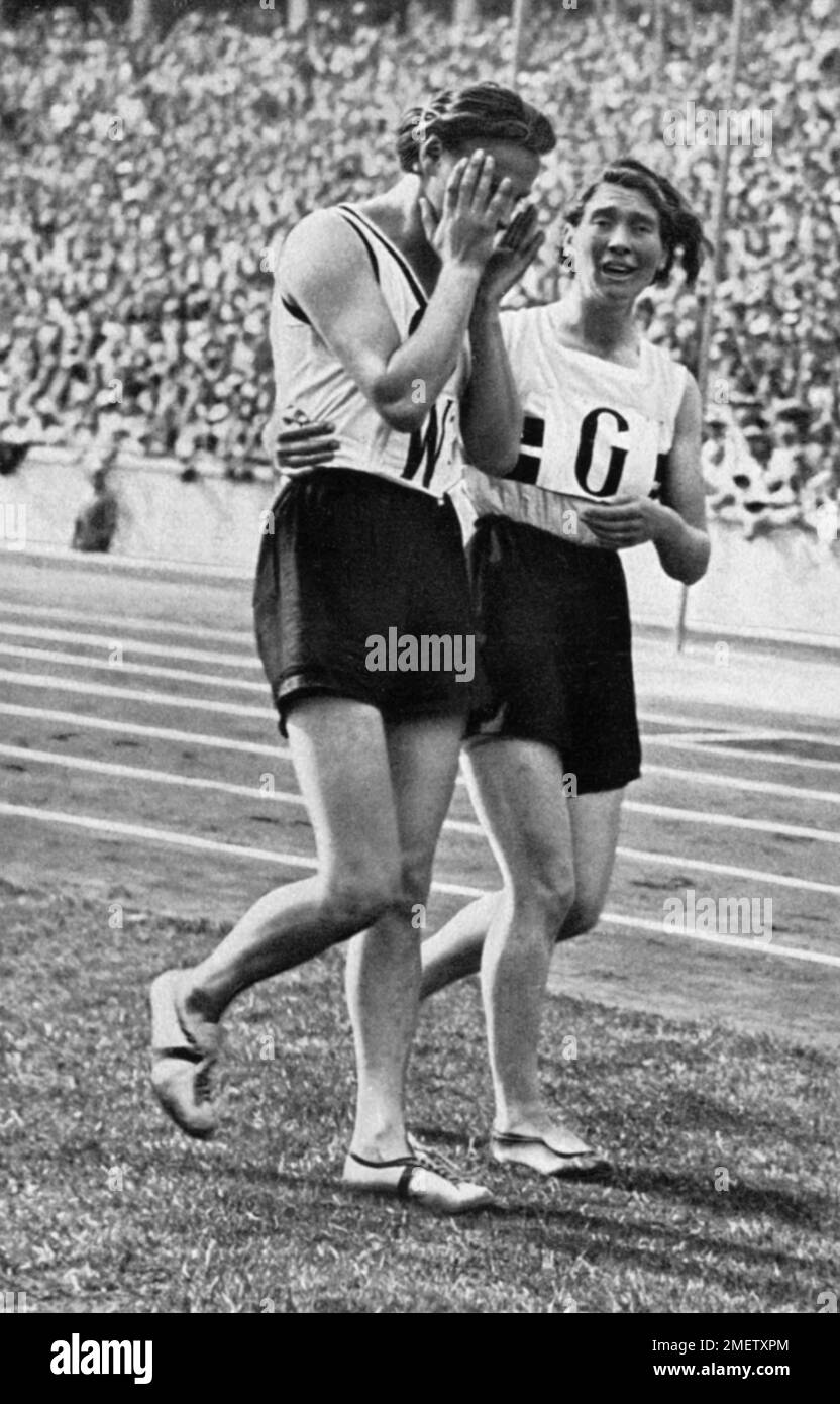 Kaethe Krauss weint nach dem 4 x 100 m langen Staffelrennen Stockfoto