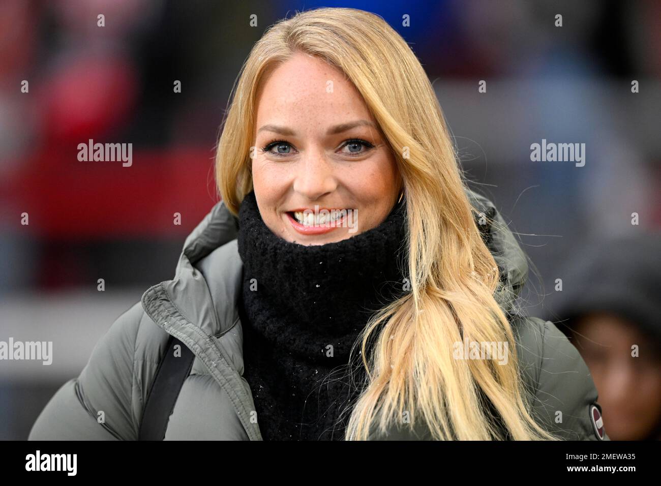 SKY Sports Presenter Katharina Kleinfeldt, Mercedes-Benz Arena, Stuttgart, Baden-Württemberg, Deutschland Stockfoto