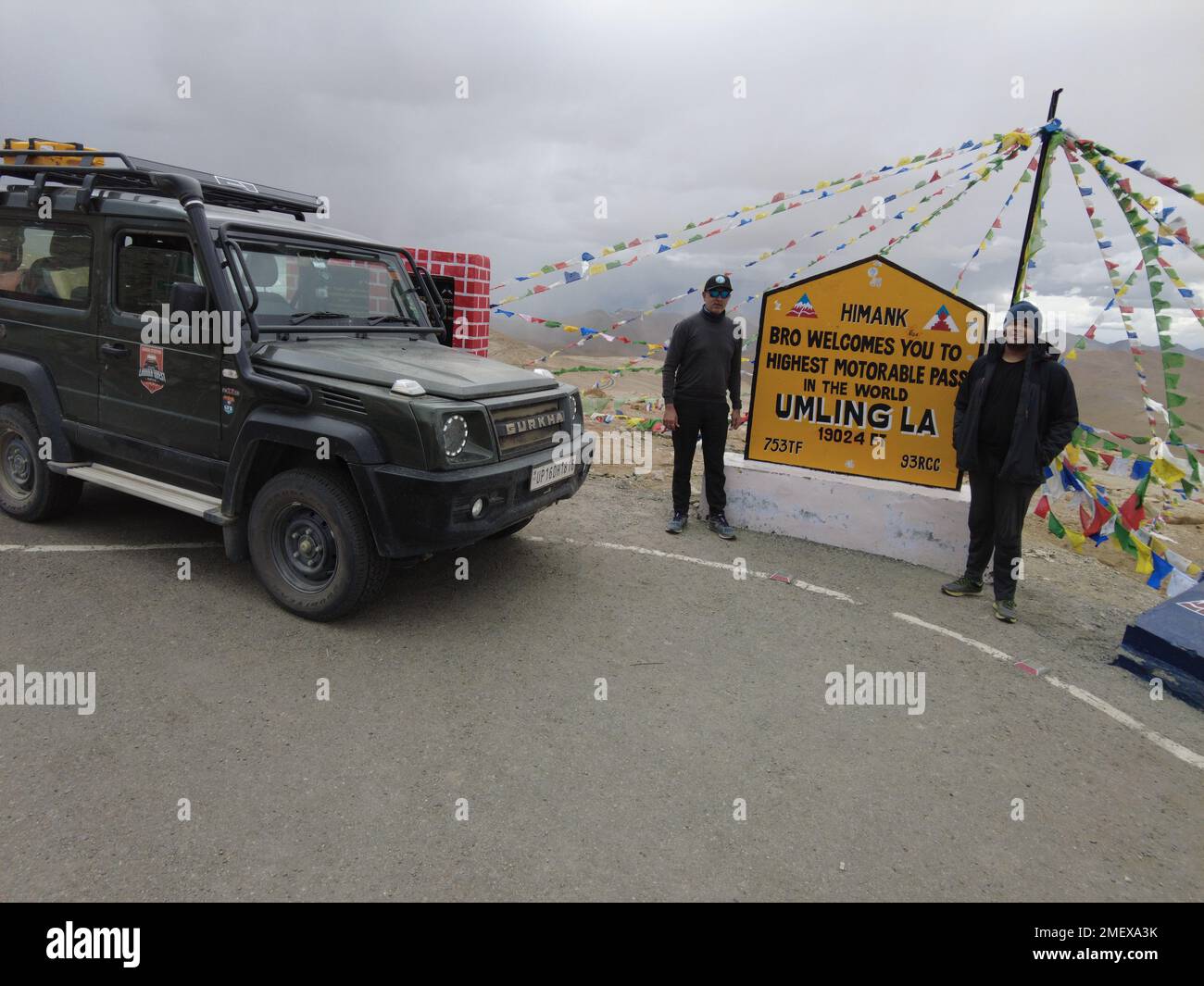 Ladakh, Indien - 24. August 2022, Foto des High Mountain Pass in Ladakh, höchste motorisierte Straße der Welt. Stockfoto