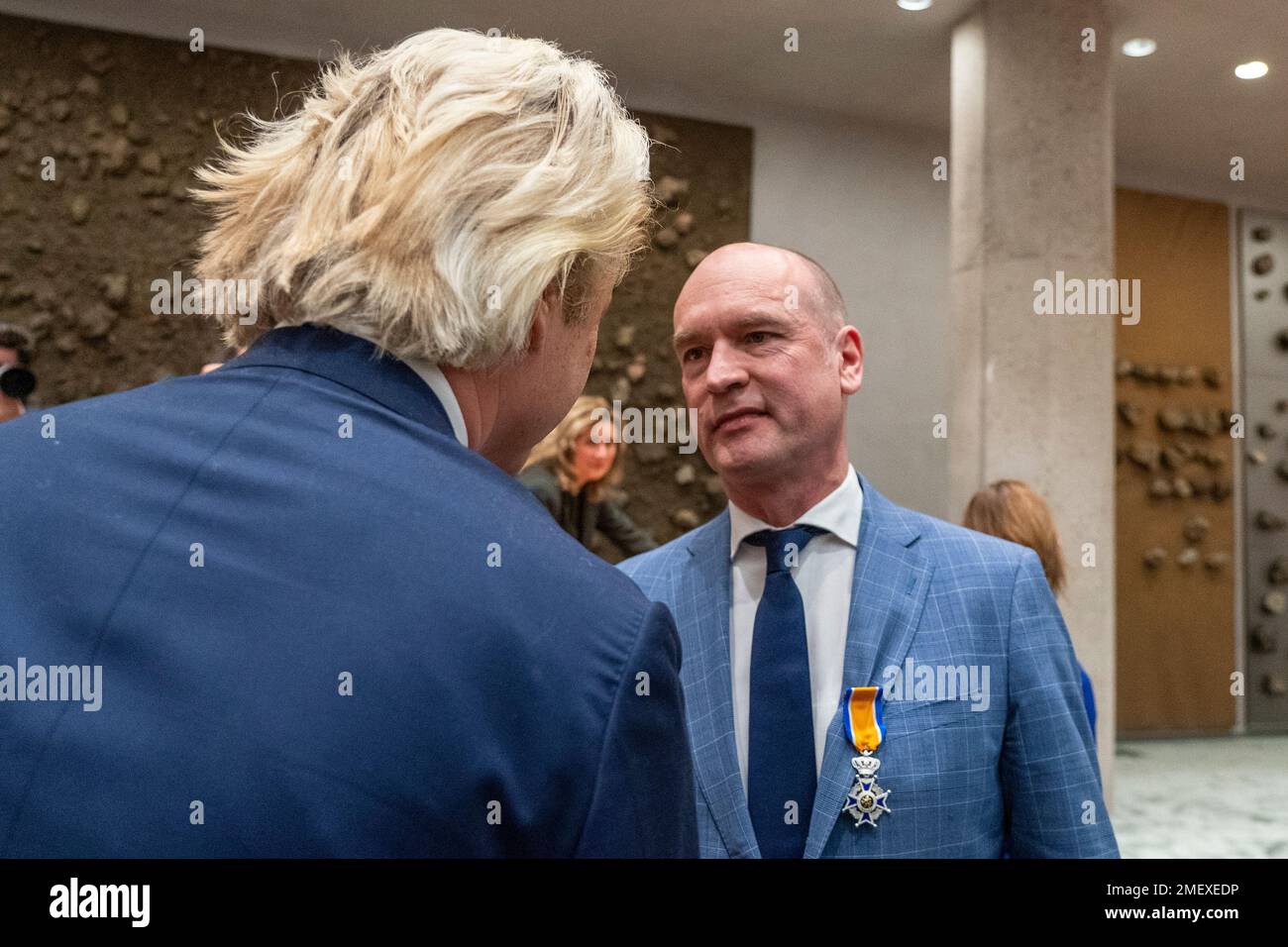 DEN HAAG, NIEDERLANDE - JANUAR 22: Geert Wilders von PVV und Gert-Jan Segers zum Abschied im niederländischen Repräsentantenhaus. (Foto: Jeroen MeuwsenOrange Pictures) Stockfoto