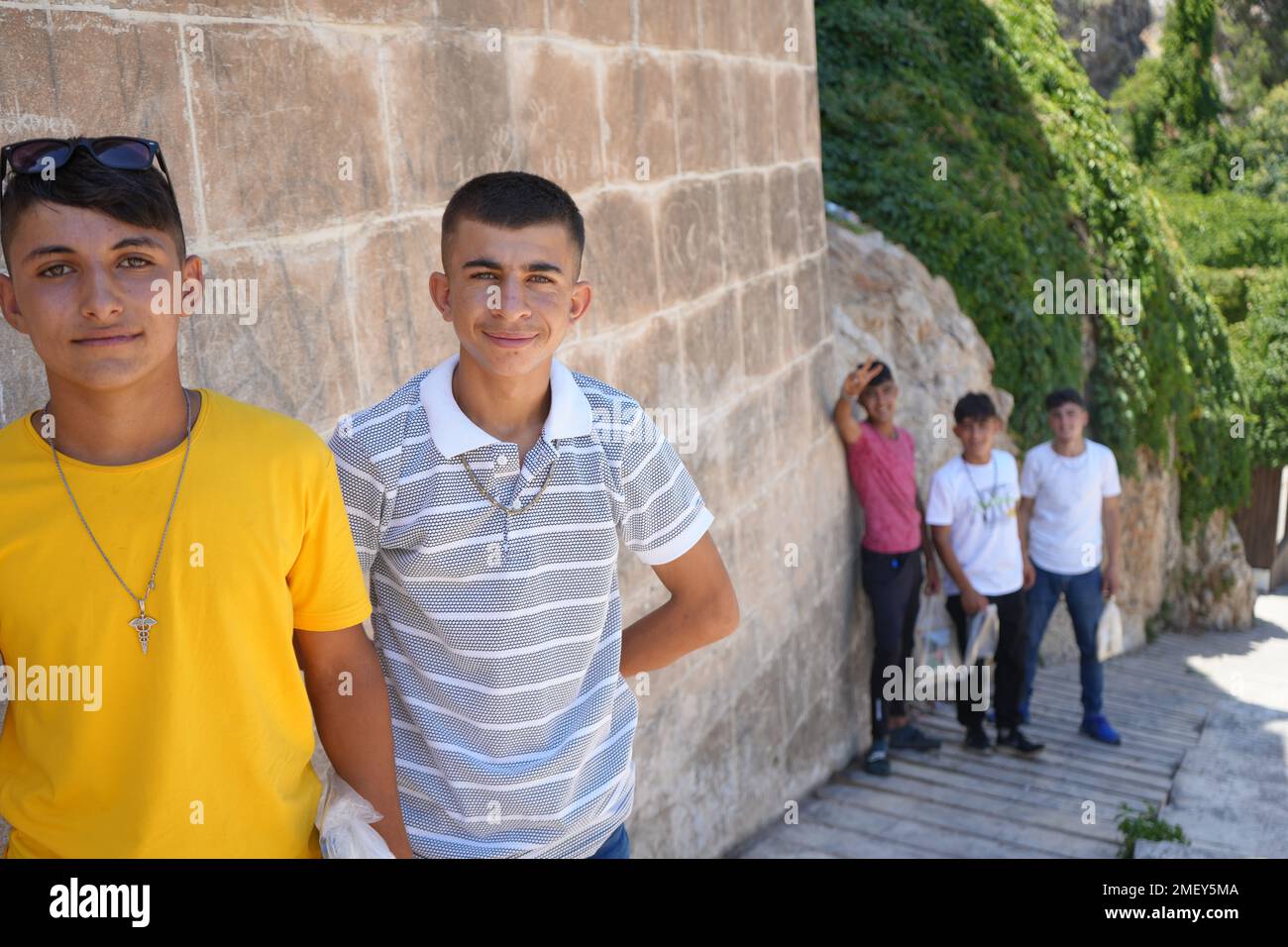 Die türkischen Teenager. Juli 2022 Stockfoto