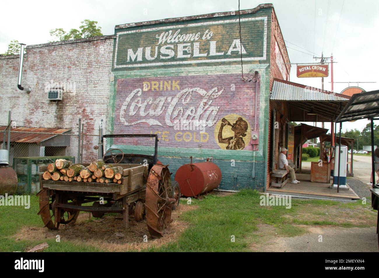 Wandgemälde an der Fassade des altmodischen General Store in Musella, GA, USA Stockfoto