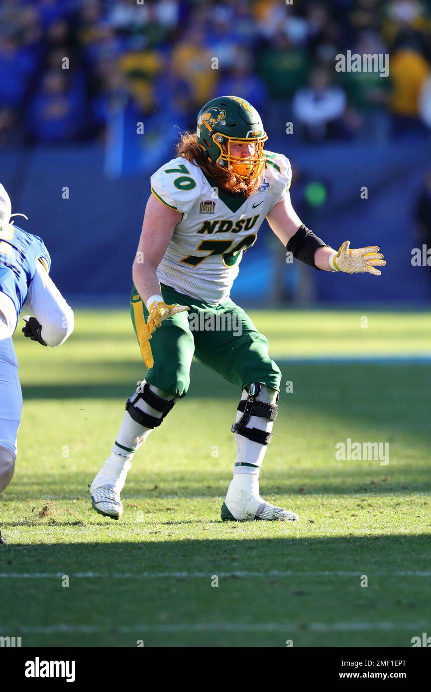 North Dakota State Bisons Tackle Cody Mauch (70) baut im vierten Quartal des NCAA Division I FCS National Championship Game 2023 auf Stockfoto