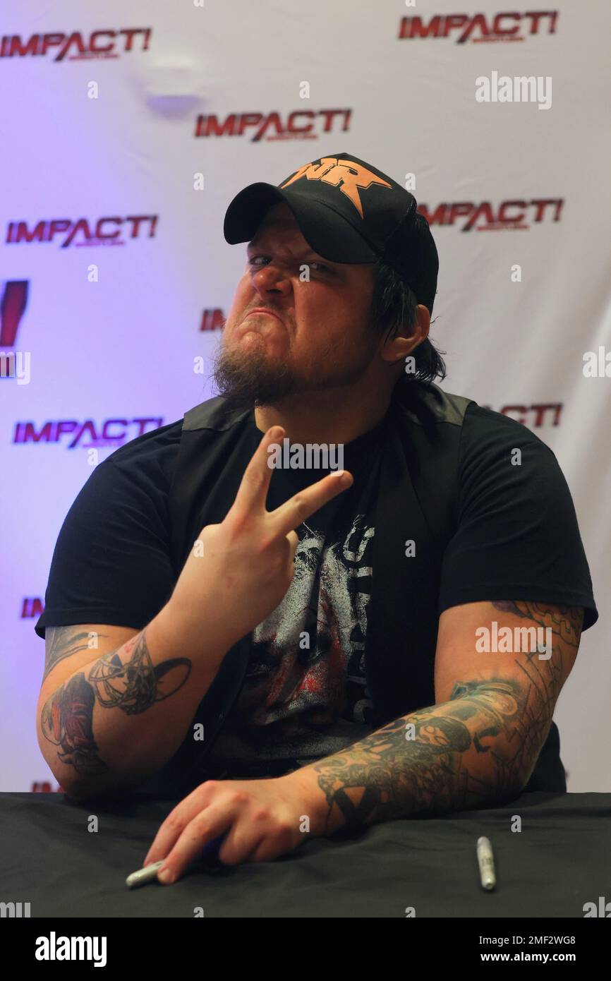 Sami Callihan posiert am 9. Dezember 2022 bei der IMPACT Wrestling Winter Warfare im Charles F. Dodge City Center in Pembroke Pines, FL. (Foto: Paul Fong/Image of Sport) Stockfoto