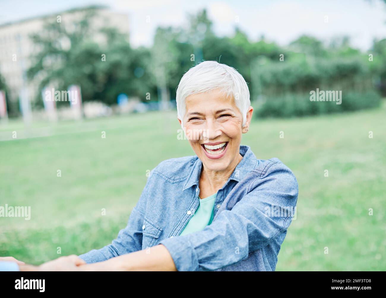Ältere Paar glücklich Ältere lieben zusammen Ruhestand Lebensstil lächelnd Mann Frau reif Stockfoto