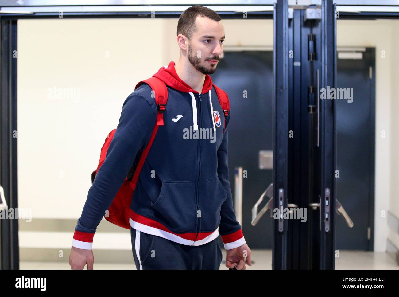 Zvonimir Srna wurde bei der Ankunft des Teams am Franjo Tudjman Airport