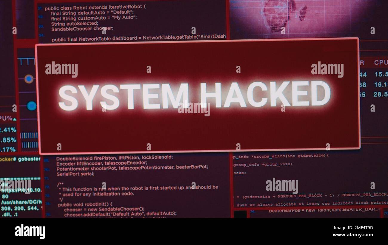 Software-Entwicklercomputer zeigt Warnung bei Hackerangriffen mit Sicherheitsverletzung an, Fehlermeldung blinkt auf dem Bildschirm. Umgang mit Cyberkriminalitätsangriffen und Computerfehlern, Systemfehler. Schließen. Stockfoto