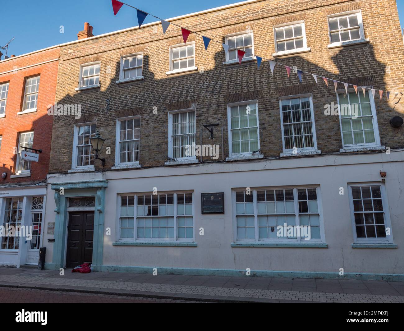 Abdication House, wo König James II. (Bekannt als König James VII von Schottland) 1688 vor seiner Flucht nach Frankreich, Rochester, Kent, Großbritannien, wohnte. Stockfoto