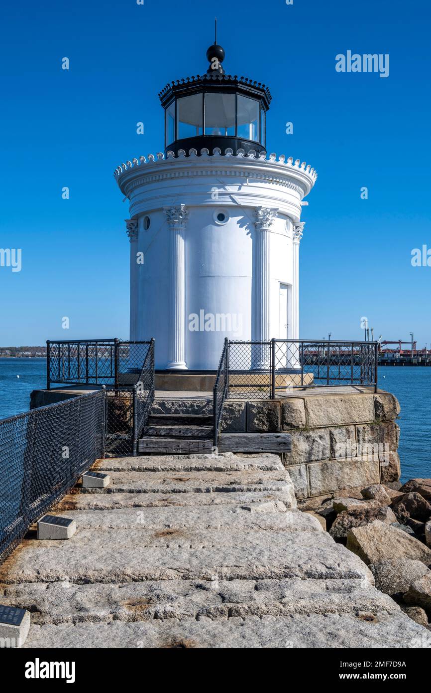 Der Portland Brekwater Lighthouse in South Portland, Maine, trägt den Spitznamen Bug Light und wurde von Thomas Walter entworfen, der vom Choragic Monument of Lysi inspiriert wurde Stockfoto