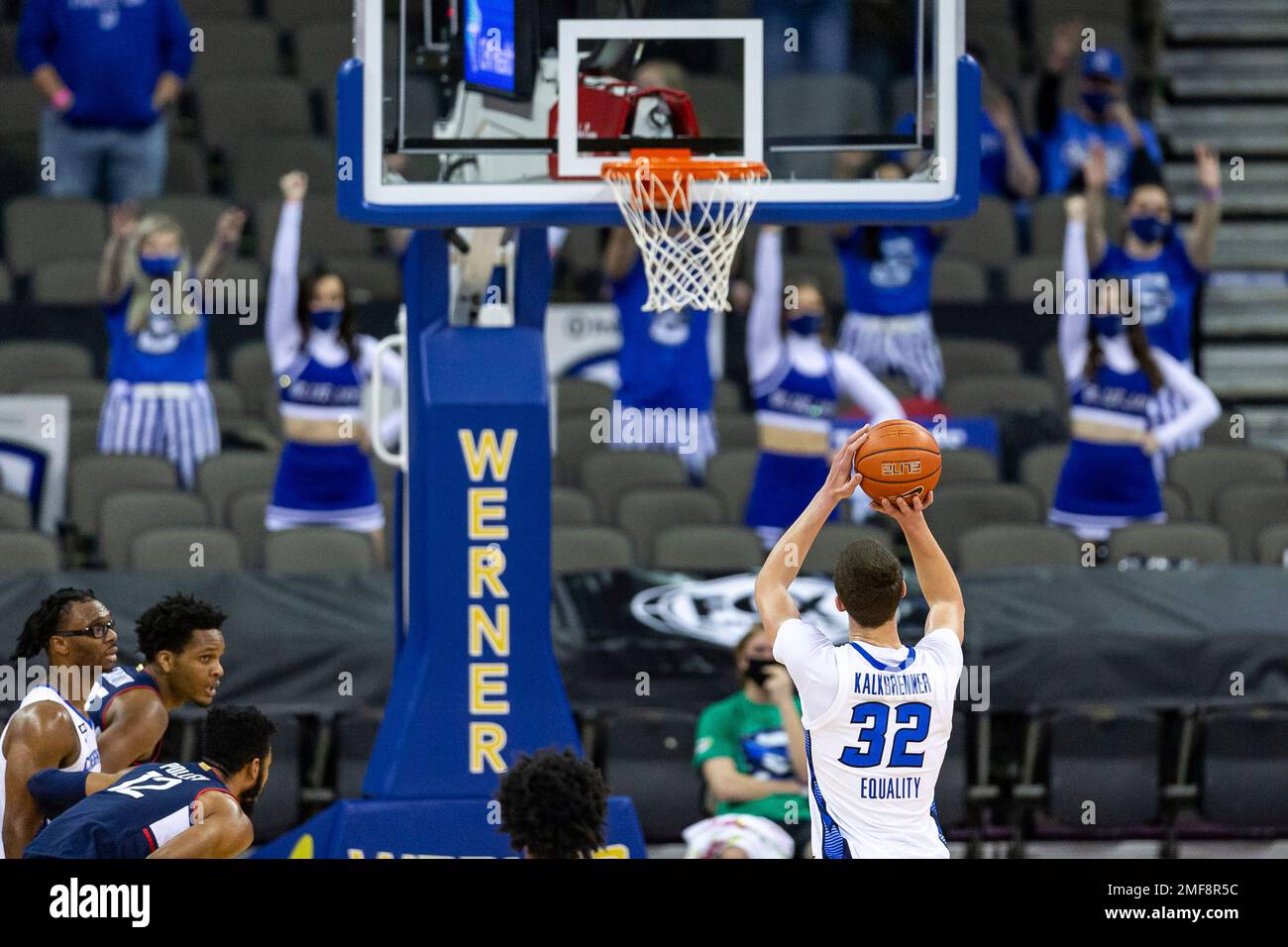 Creighton center Ryan Kalkbrenner (32) shooting a free throw against
