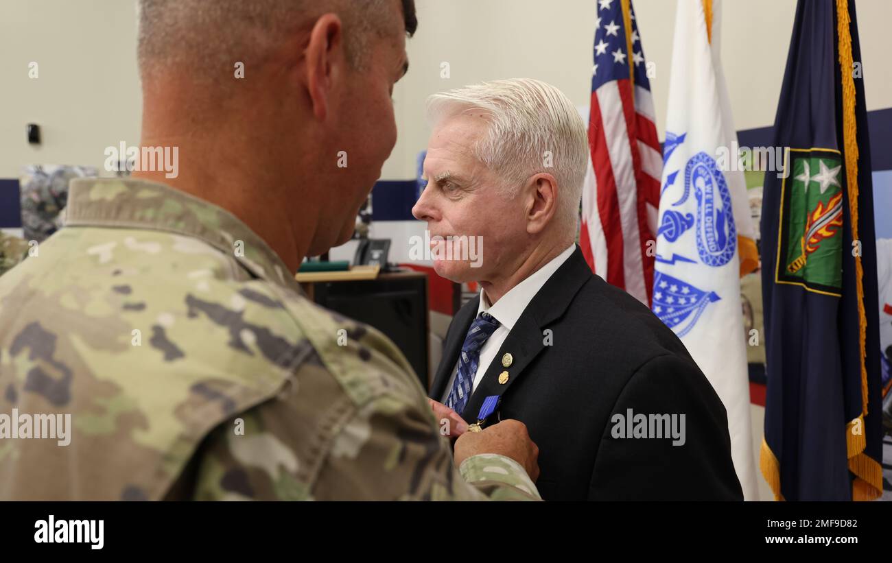 Mark Fish Back Generalleutnant Antonio V. Munera, kommandierender General des 20 ...