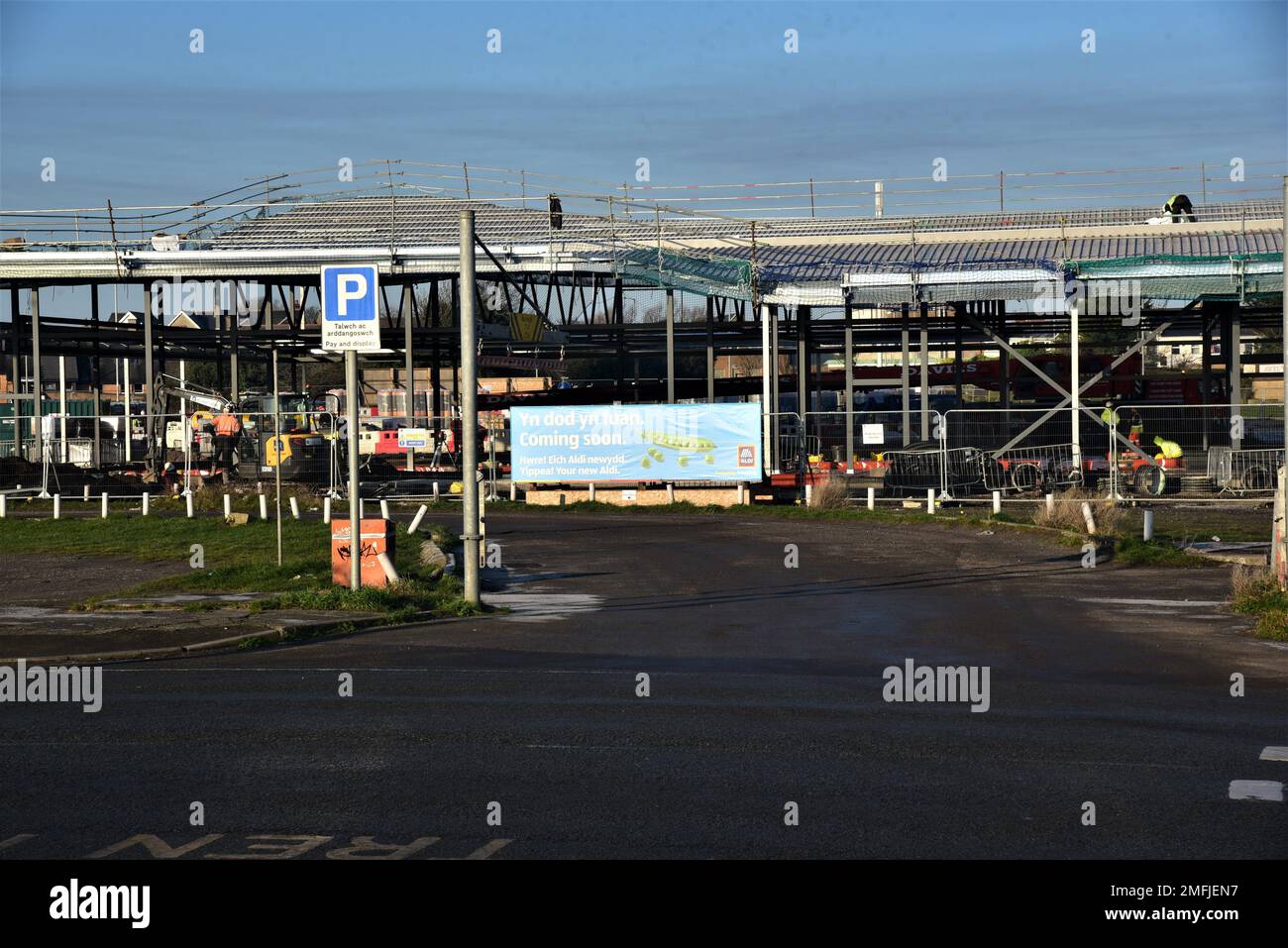 Die Bilder zeigen einen neuen ADLI Discount Superstore, der am Salt Lake in Porthcawl, Bridgend, South Wales gebaut wird. Stockfoto