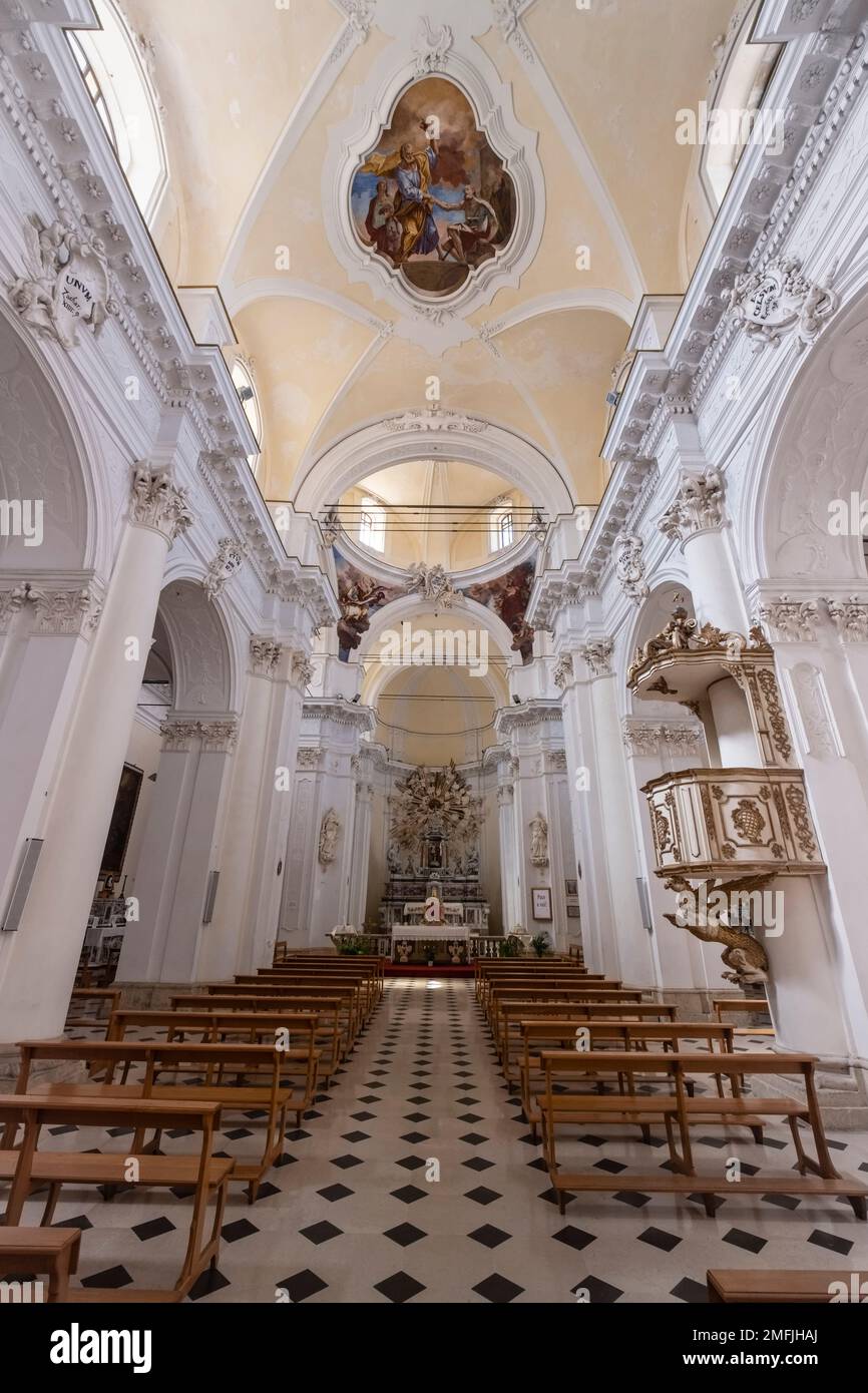 Altar und Inneneinrichtung im St. Karlskirche, Chiesa di San Carlo al Corso, Chiesa del Collegio in der späten barocken Stadt Noto. Stockfoto