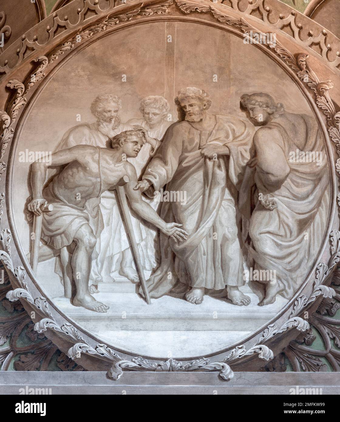 BIELLA, ITALIEN - 15. JULI 2022: The Fresco Saints Peter and John Healing the Lame man in Cathedral (Duomo) von Giovannino Galliari (1784). Stockfoto