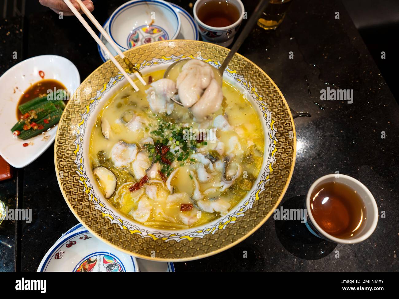 Fischsuppe in Sichuan Sauce, Hongkong Stockfoto