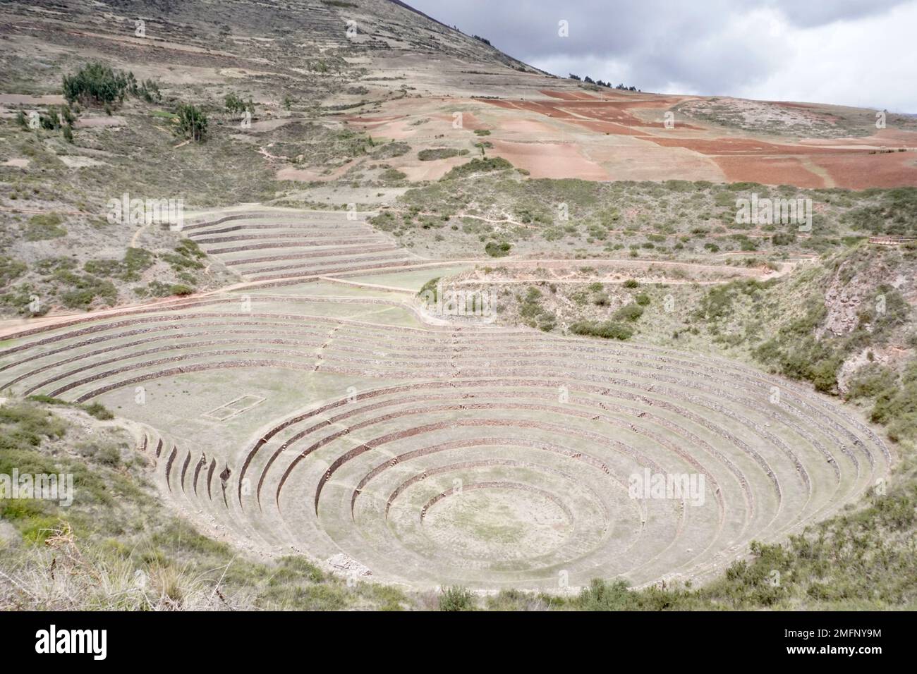 Panoramablick auf die Moray Inca Ruinen in Peru Stockfoto