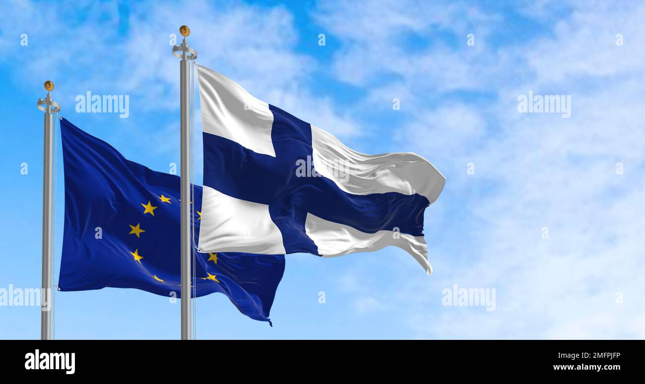 Die Flaggen Finnlands und der Europäischen Union winken an einem klaren Tag zusammen. Finnland wurde am 1995 Mitglied der Europäischen Union. Realistische 3D-Beleuchtung Stockfoto