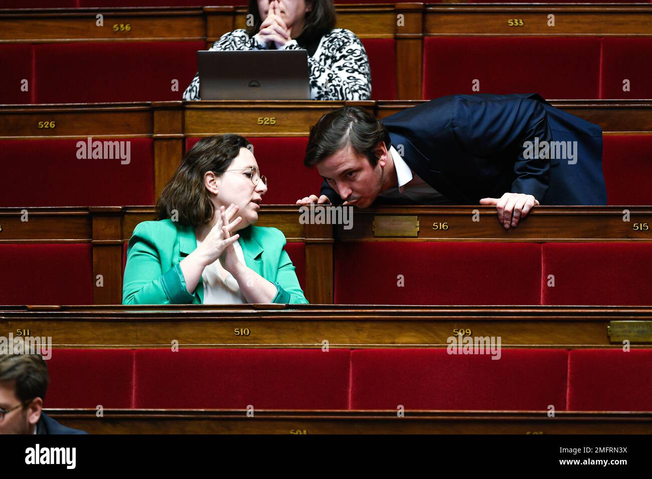 Paris, Frankreich. 24. Januar 2023. Cyrielle Chatelain und Aurelien Tache (NUPES) während einer Fragestunde an die Regierung auf der Nationalversammlung in Paris am 24. Januar 2023. Foto von Victor Joly/ABACAPRESS.COM Kredit: Victor Joly/Alamy Live News Stockfoto