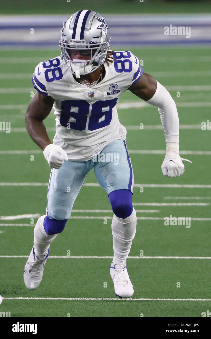 Dallas Cowboys wide receiver CeeDee Lamb (88) runs a route against the Arizona Cardinals during an NFL football game in Arlington, Texas, Sunday, Oct. 19, 2020. (AP Photo/Ron Jenkins) Stockfoto
