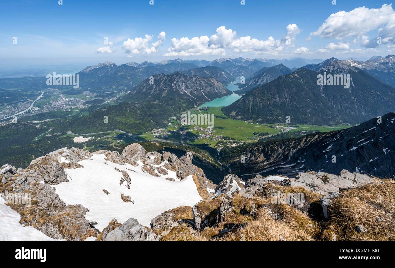 Blick von Thaneller auf Plansee und östliche Lechtalalpen, Tirol, Österreich Stockfoto