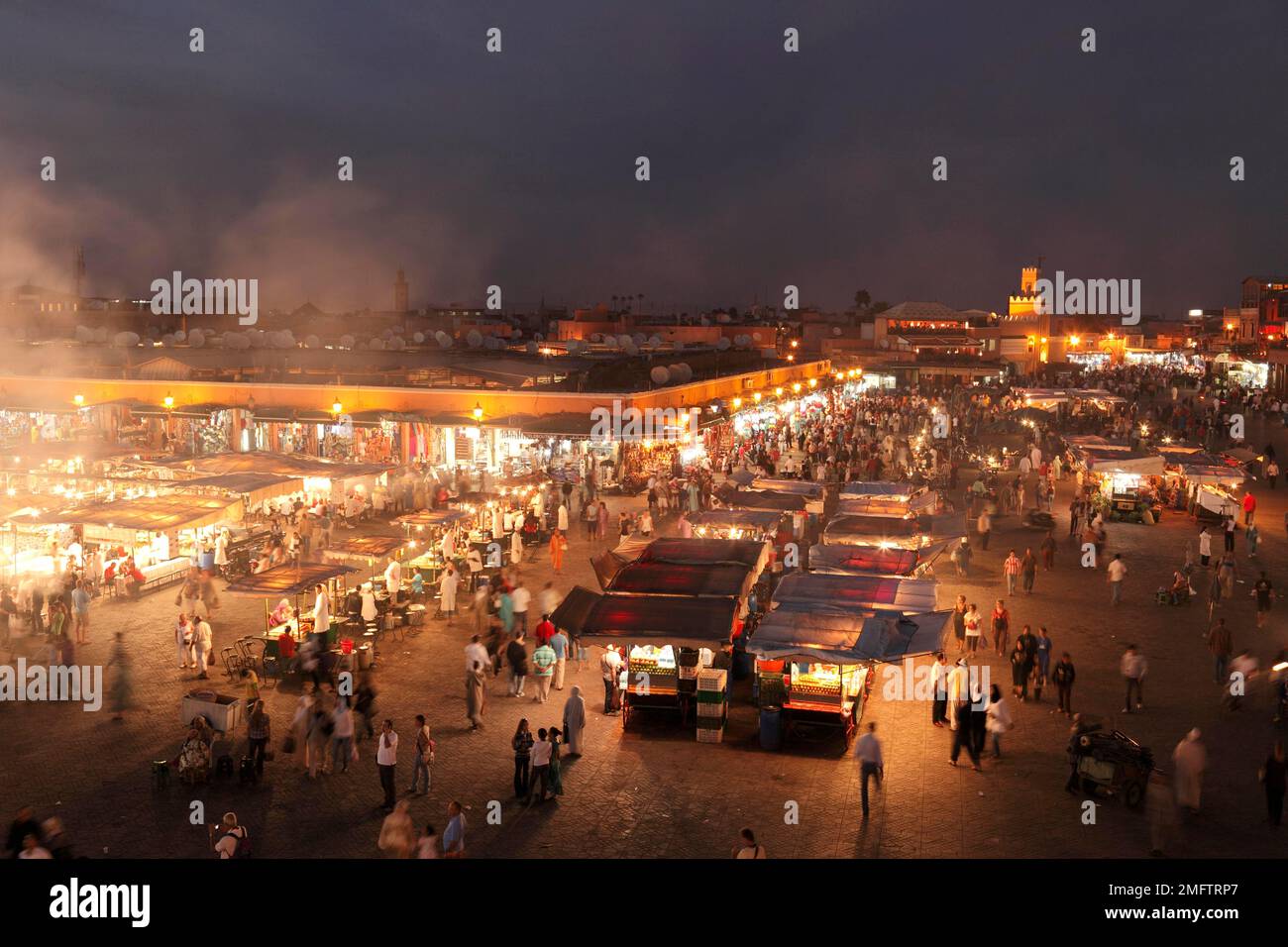 Der Souk, Marktplatz, Djemaa el Fna, Marrakesch, Marokko Stockfoto