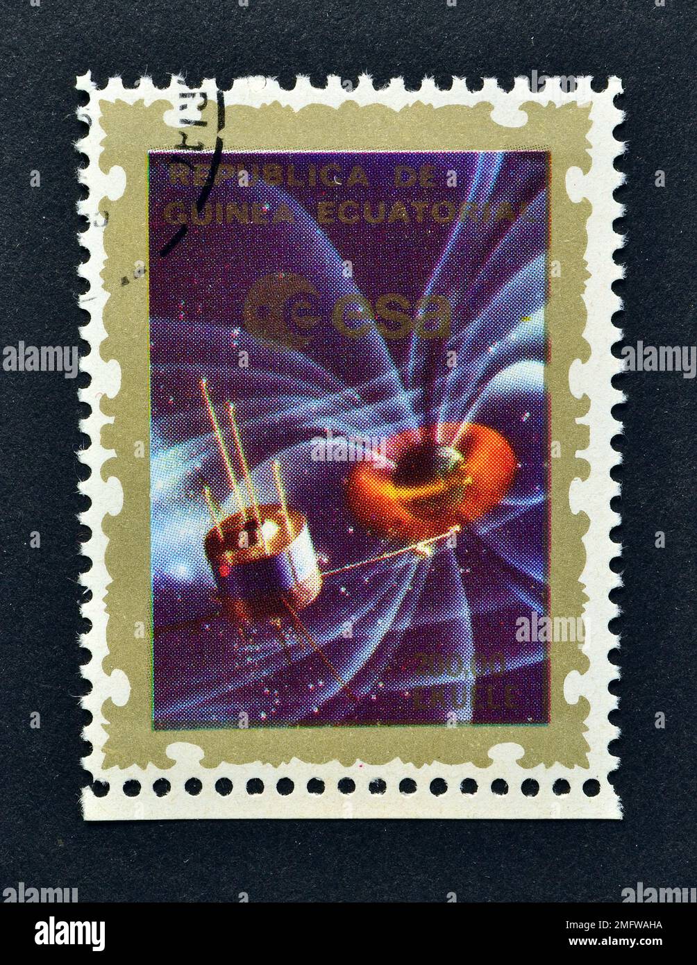 Von Äquatorialguinea gedruckte Briefmarke, die Satellit, Europäische Weltraumorganisation (ESA) um 1977, zeigt. Stockfoto