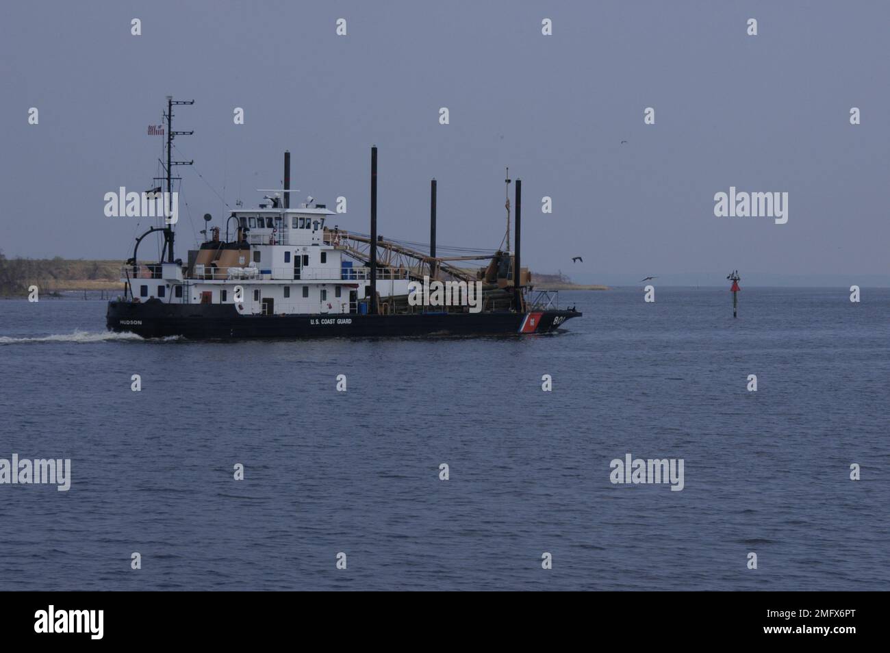 Navigationshilfen - 26-HK-63-6. CGC Hudson ist unterwegs--ATON Ops. Hurrikan Katrina Stockfoto