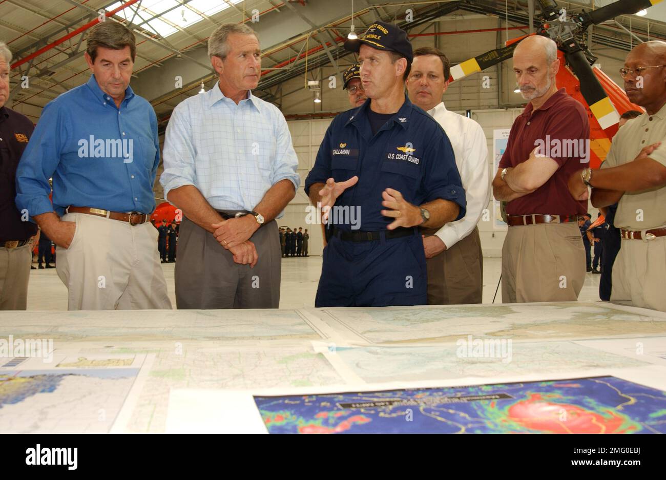 Besuch von Präsident George W. Bush - 26-HK-6-93. Hurrikan Katrina Stockfoto