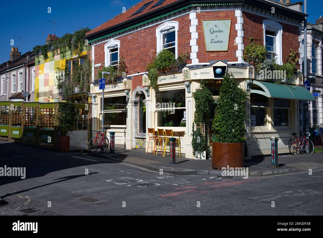 Farbenfrohes Restaurant namens The Garden of Easton gleich außerhalb des Stadtzentrums von Brist an der St Marks Road. Stockfoto