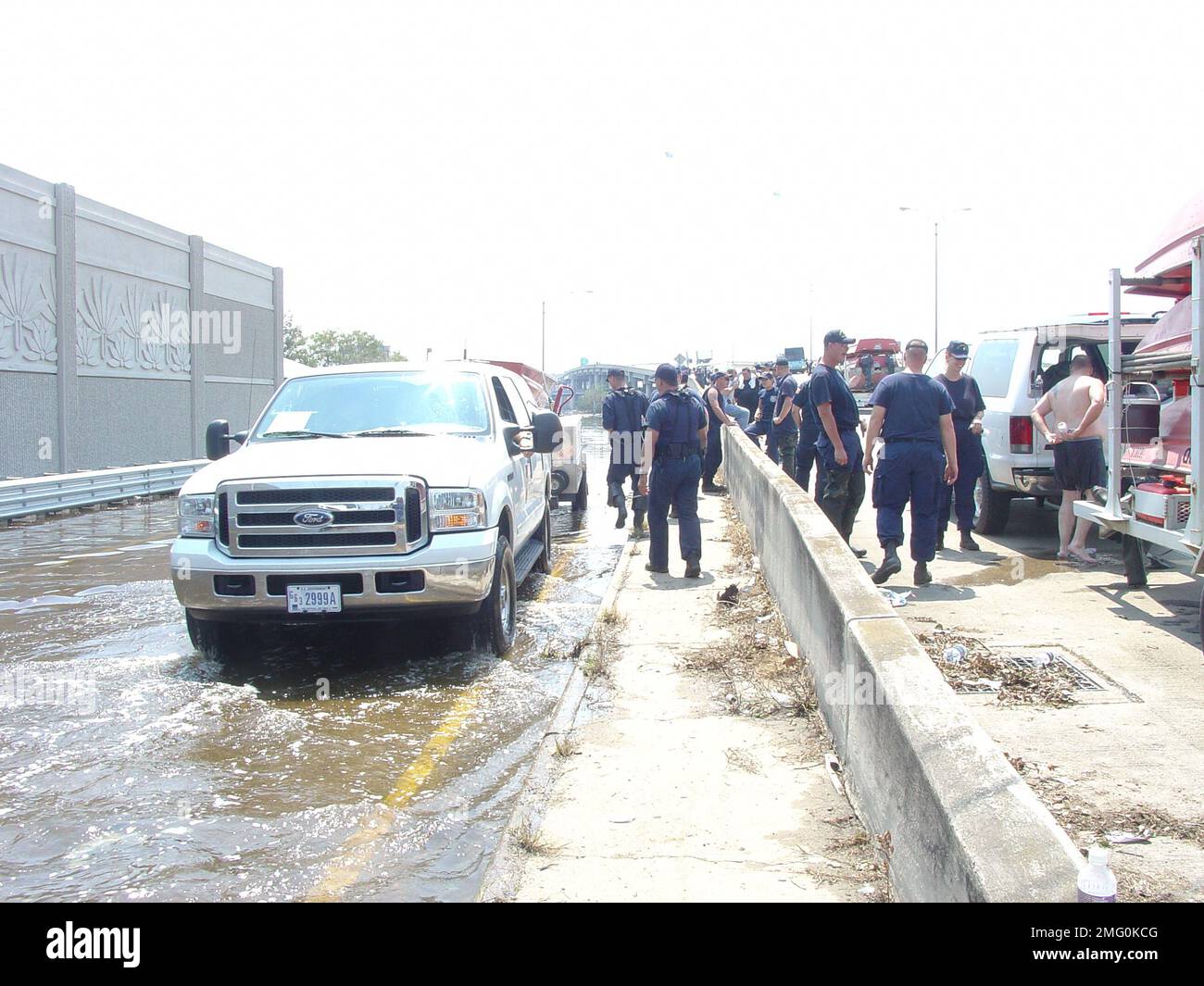 Verschiedenes - Küstenwache - 26-HK-432-13. Wir fahren zurück. Hurrikan Katrina Stockfoto