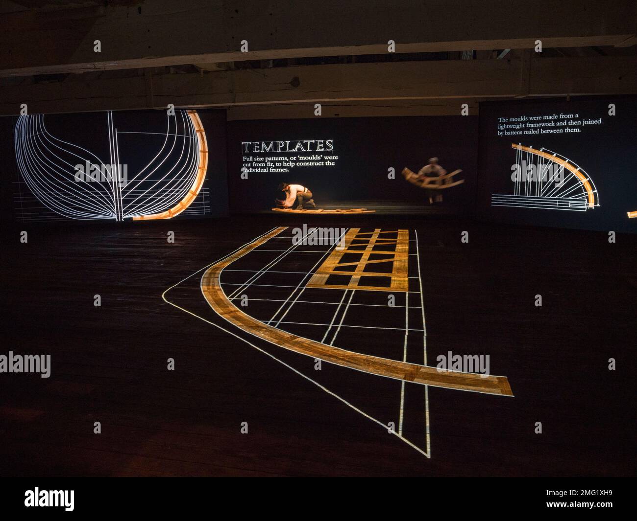 Visuelle Ausstellung mit Holzschiffbau in den Herzen von Oak im Ausstellungsbereich Command of the Oceans, Historic Dockyard Chatham, Kent, Großbritannien. Stockfoto