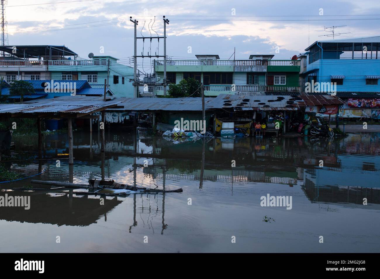 Überflutete Straßen im Süden Thailands nach heftigem Regensturm - Thailand Stockfoto